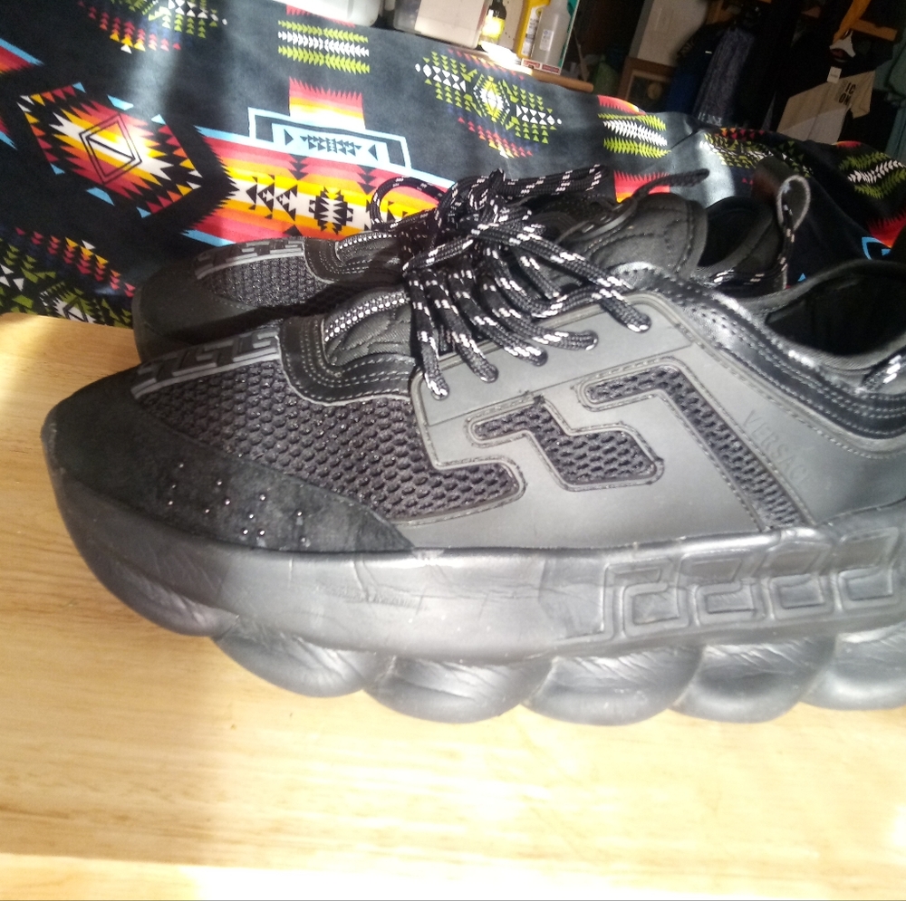 Versace chain reaction